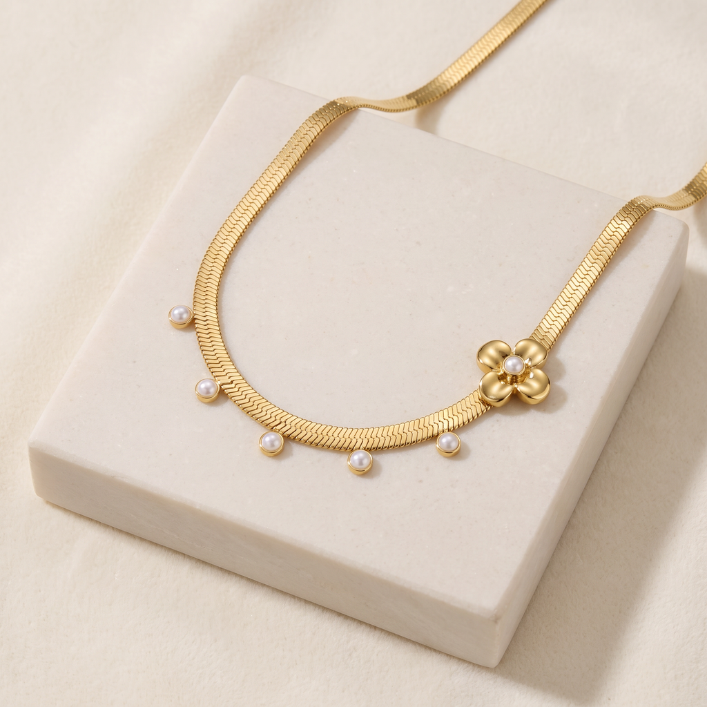 Collier ras de cou fleur grosse maille — Doré