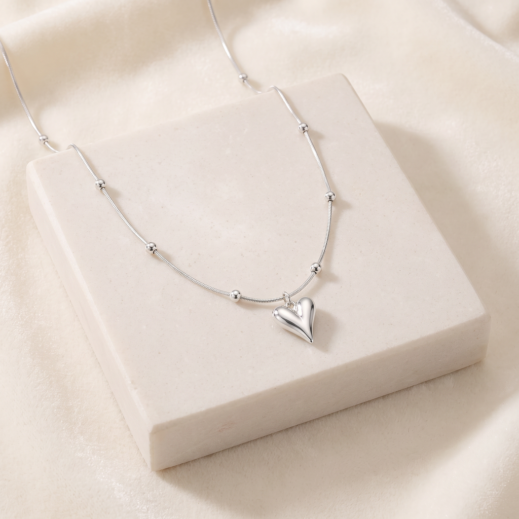 Collier cœur sur chaîne à boules — Argenté
