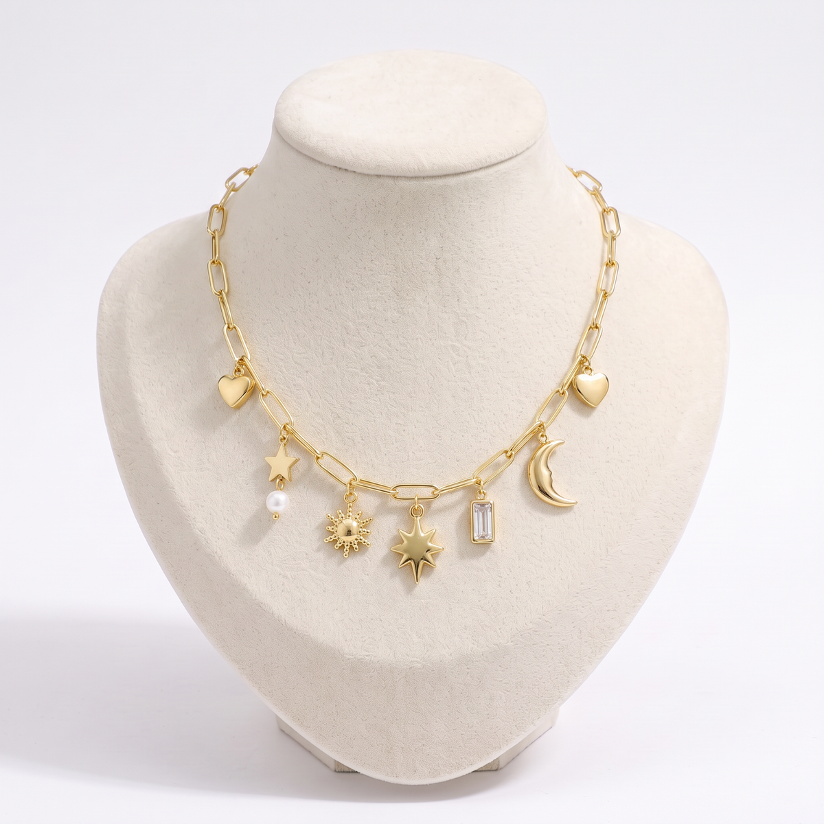 Collier lune et soleil maille trombone, vue de face, doré