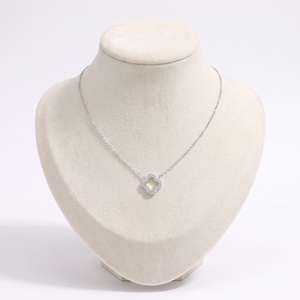 Collier trèfle à strass 39 cm, vue de face, argenté