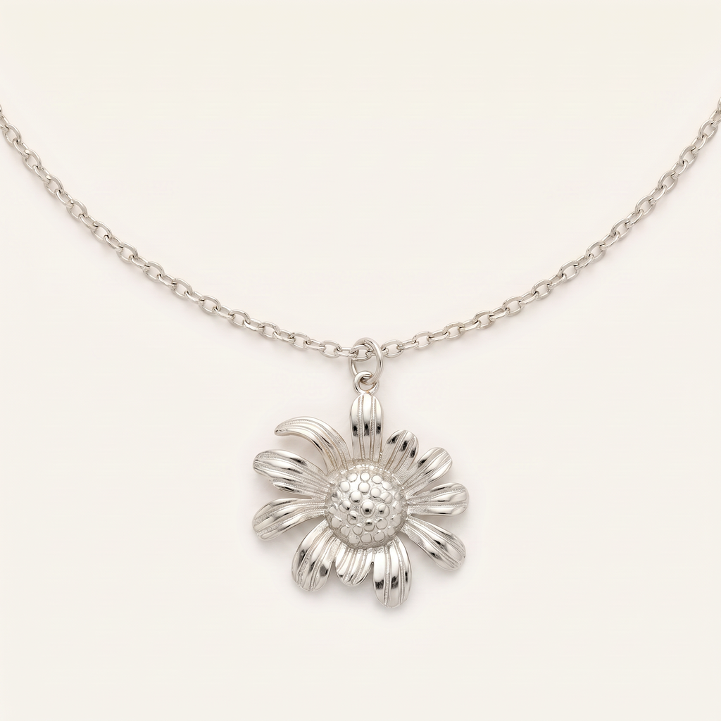 Collier marguerite 40 cm, détail du motif, argenté