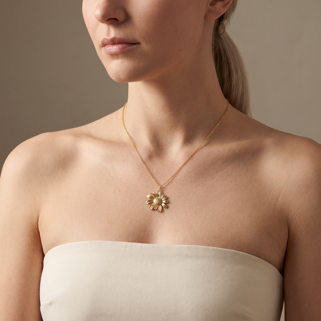 Collier marguerite 40 cm, porté mi-corps, doré