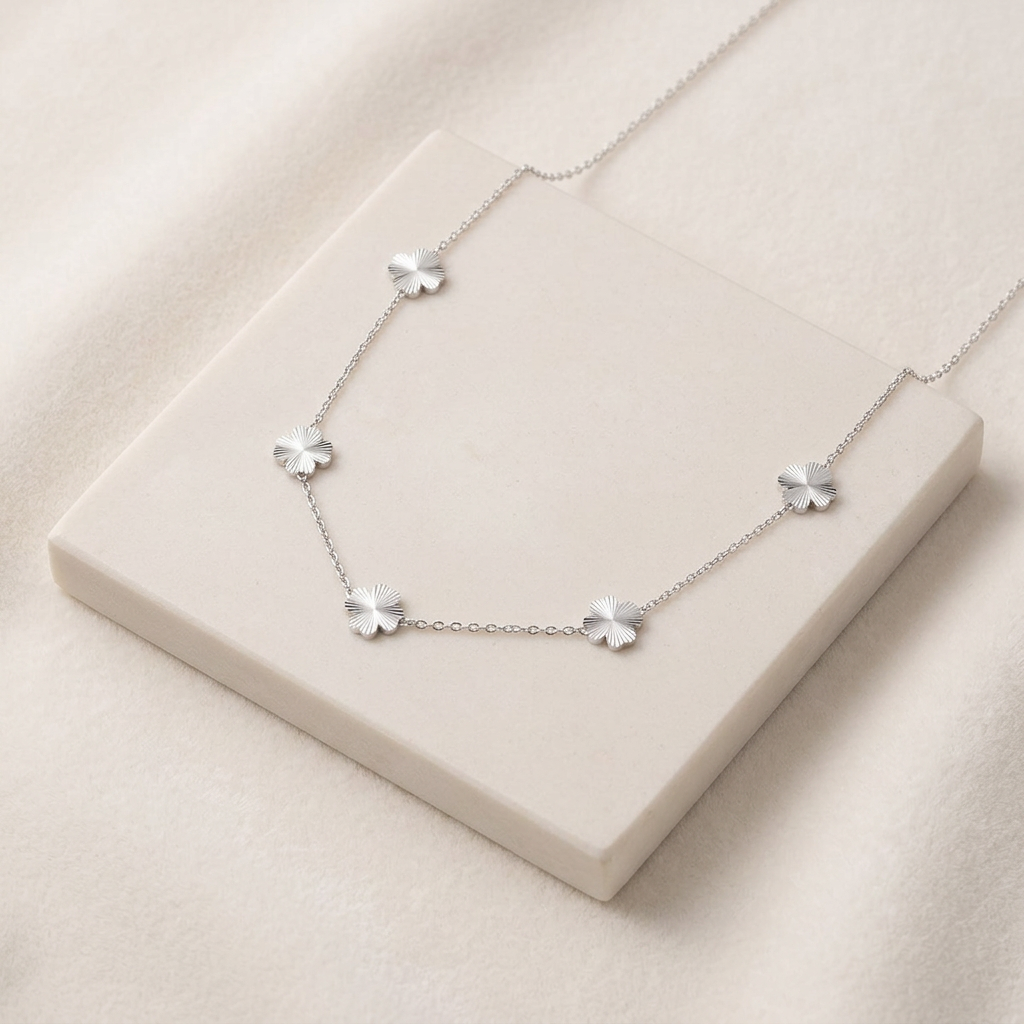 Collier trèfle maille fine — Argenté