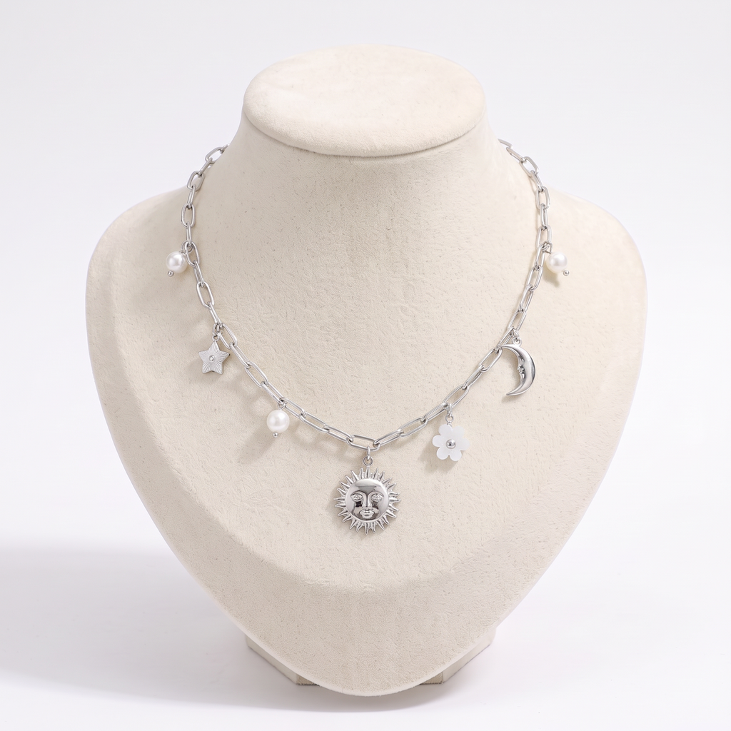 Collier charms étoile, lune et soleil 39 cm, vue de face, argenté