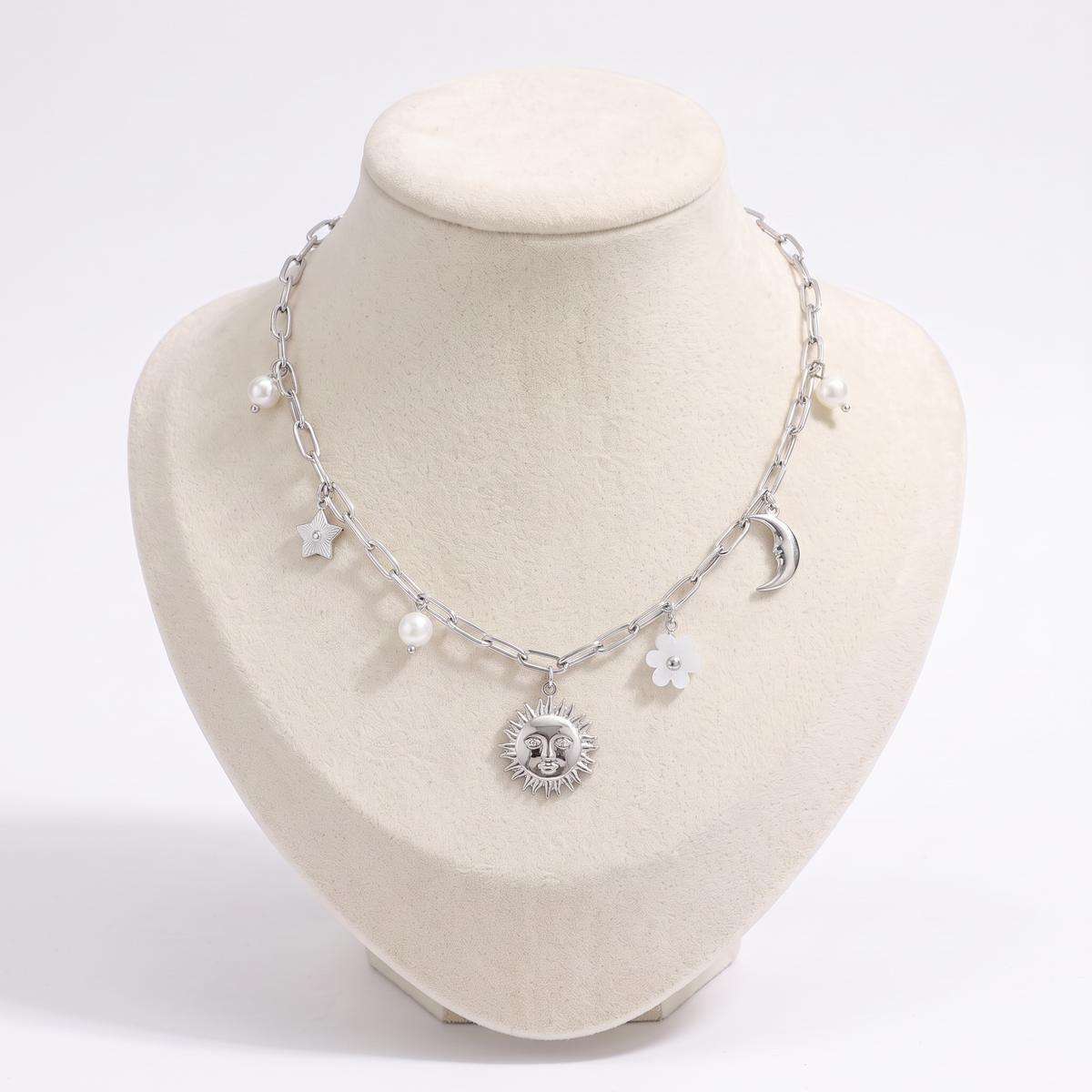 Collier charms étoile, lune et soleil 39 cm, vue de face, argenté