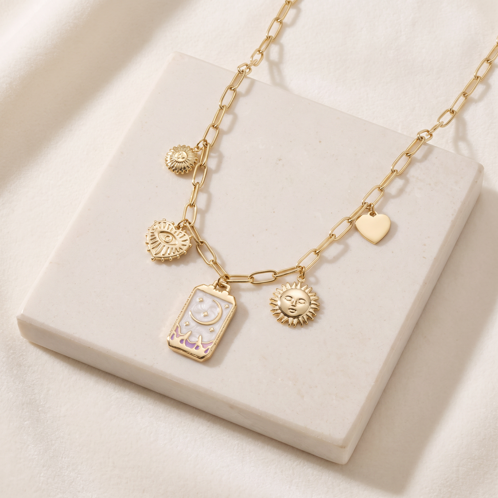 Collier charms lune et soleil en émail — Doré