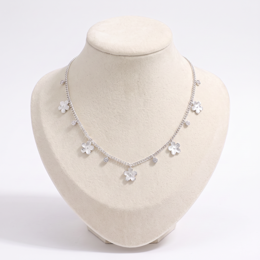 Collier fleur à strass, vue de face, argenté