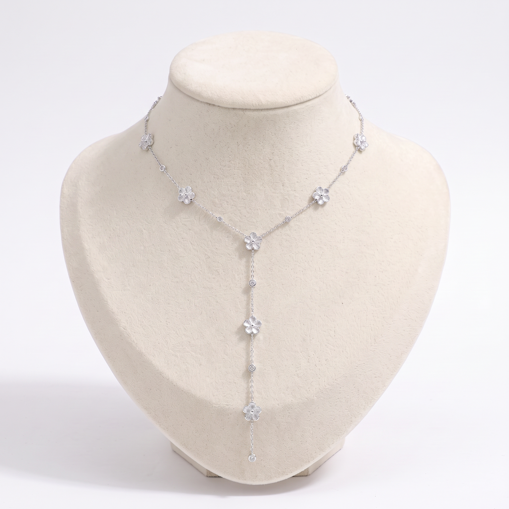 Collier marguerite à strass, vue de face, argenté