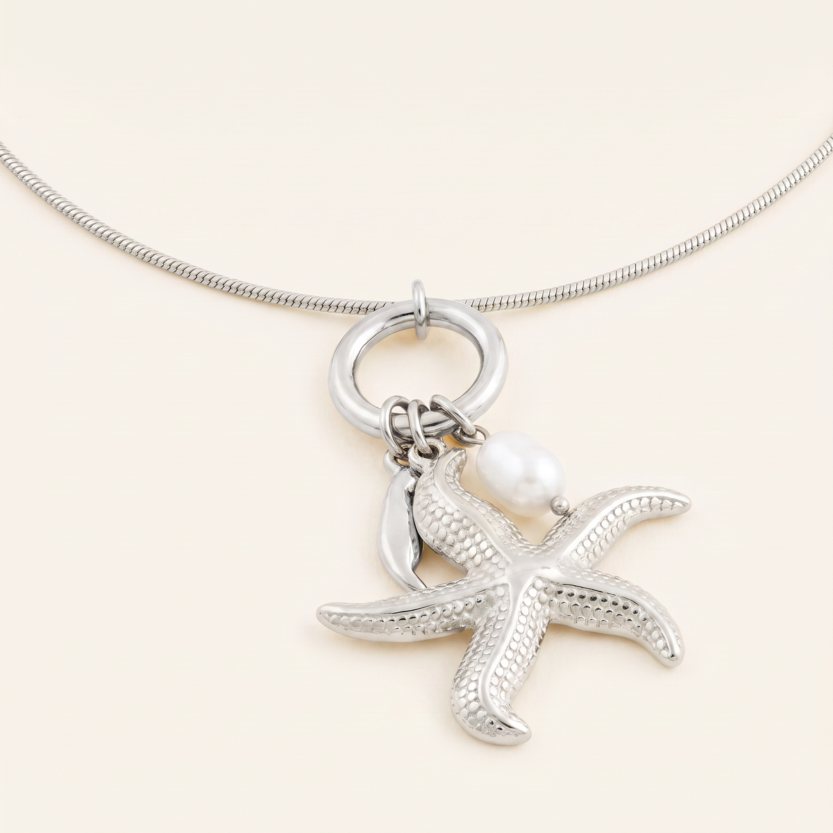 Collier étoile de mer, détail du motif, argenté