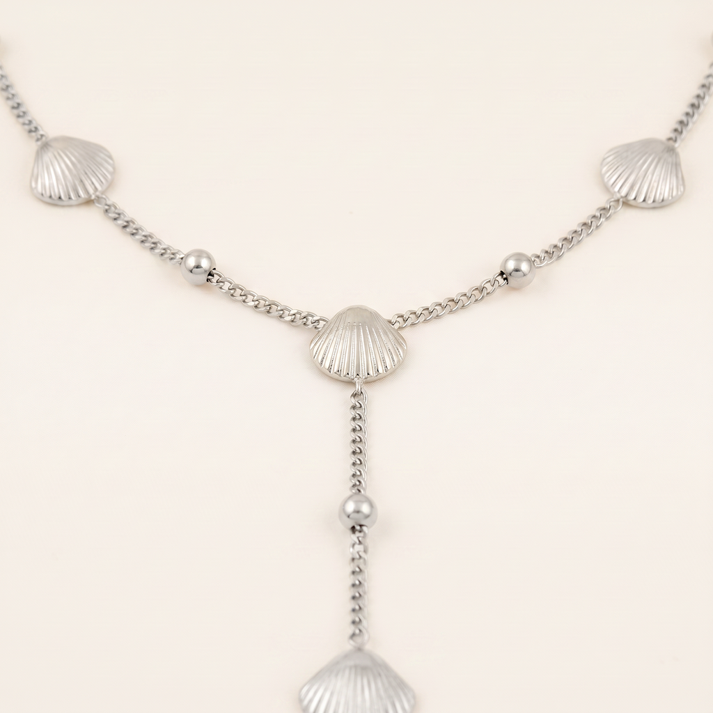 Collier pendentif en cascade, détail du motif, argenté