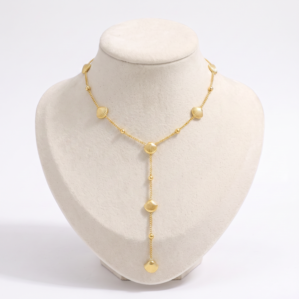 Collier pendentif en cascade, vue de face, doré