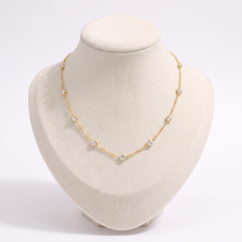 Collier chaîne à strass, vue de face, doré
