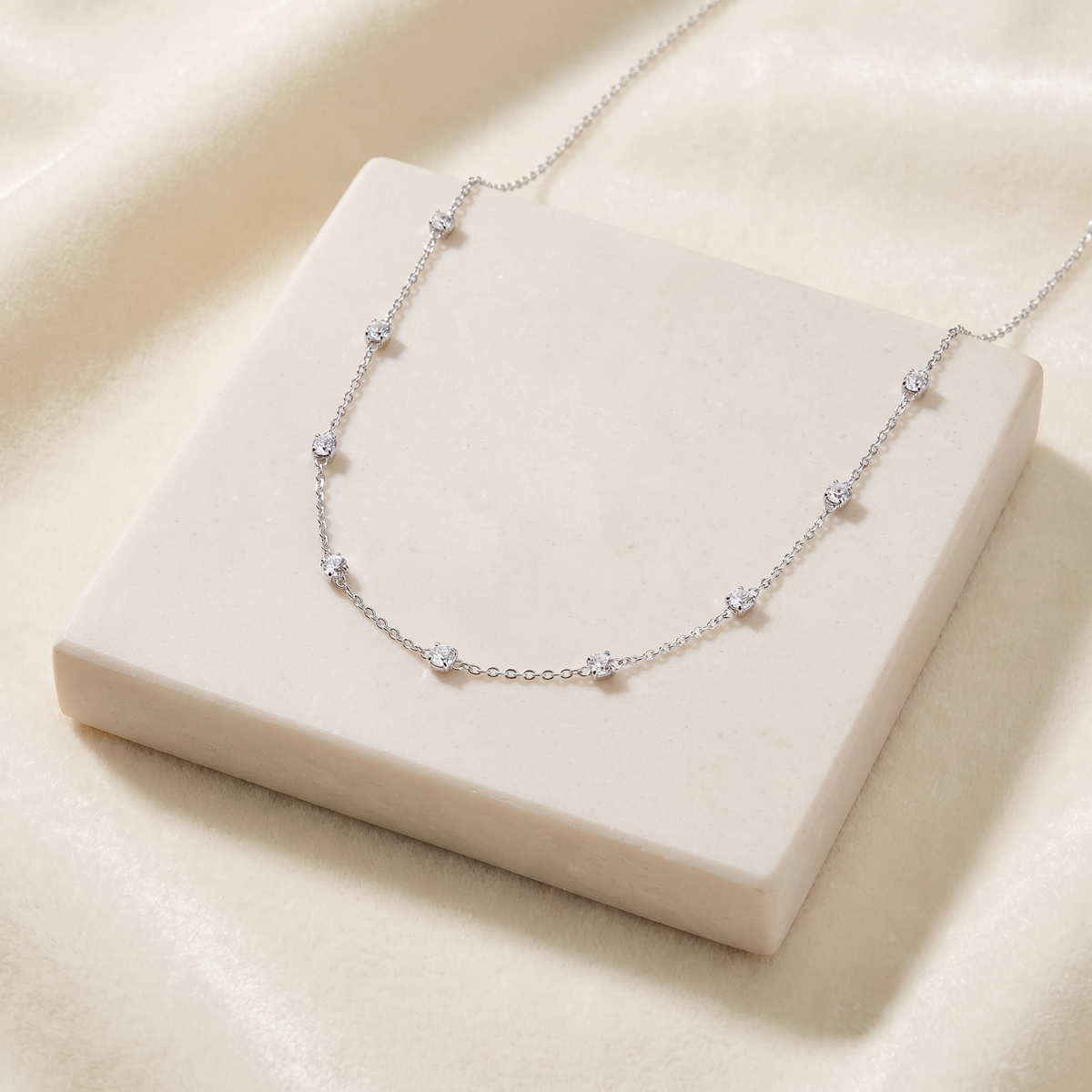 Collier chaîne à strass — Argenté