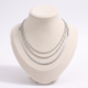 Collier à finition texturée triple rang, vue de face, argenté
