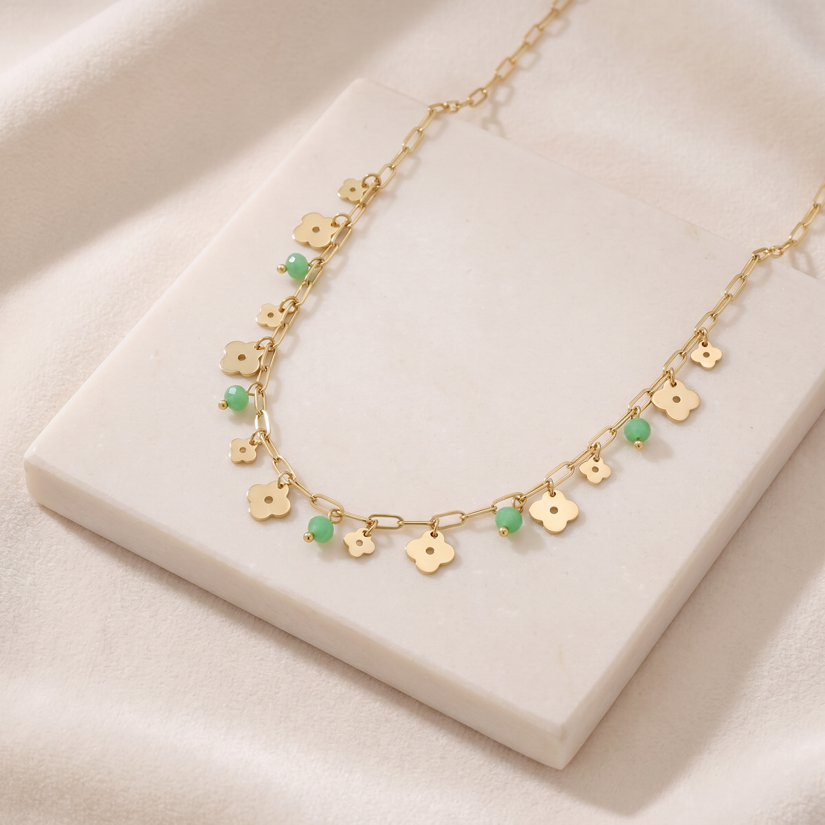 Collier trèfle coloré en perles — Vert