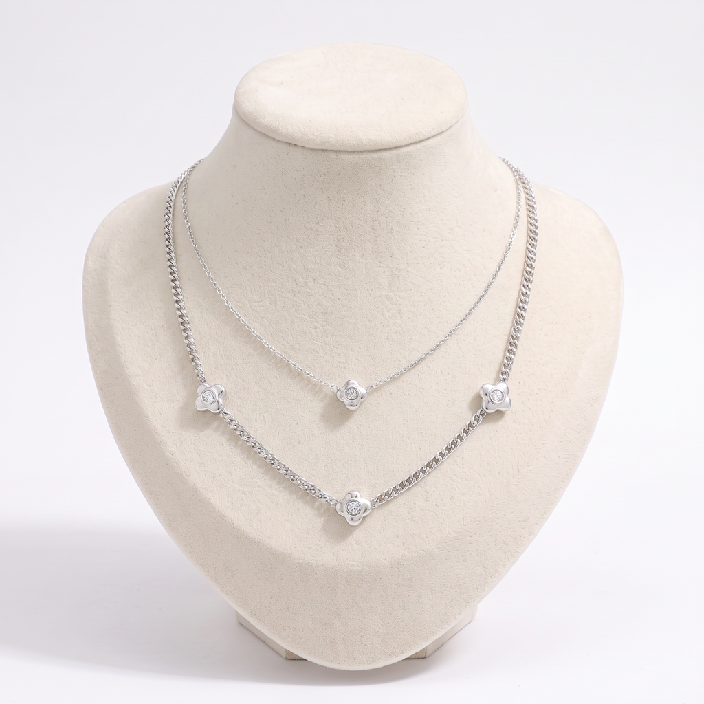 Collier fleur à strass double rang 42,5 cm, vue de face, argenté