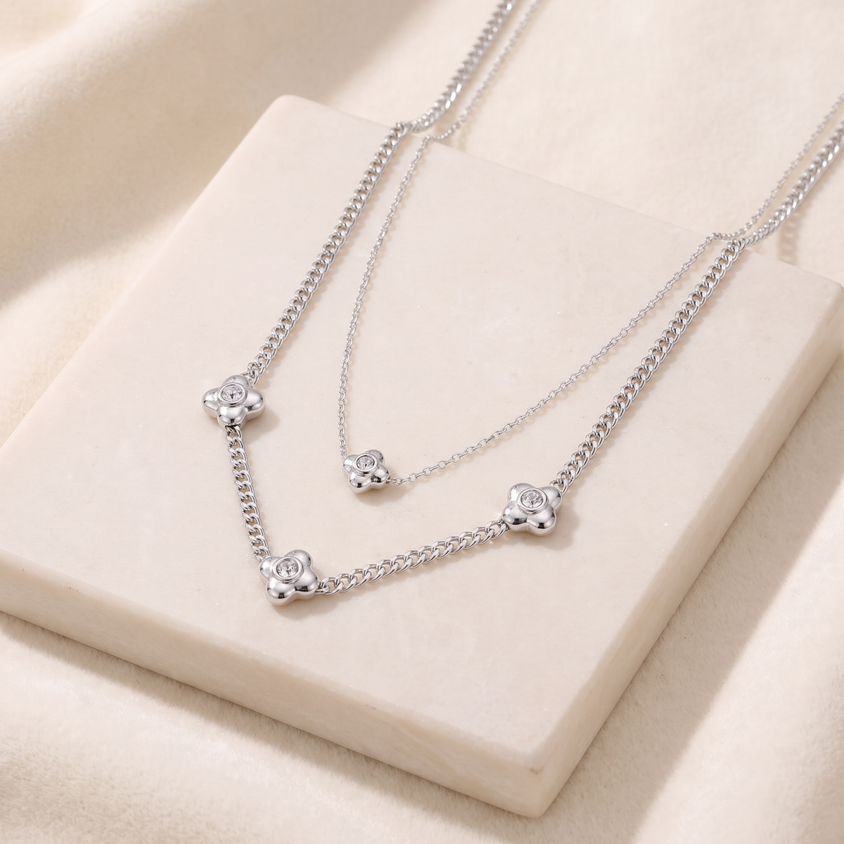 Collier fleur à strass double rang 42,5 cm — Argenté