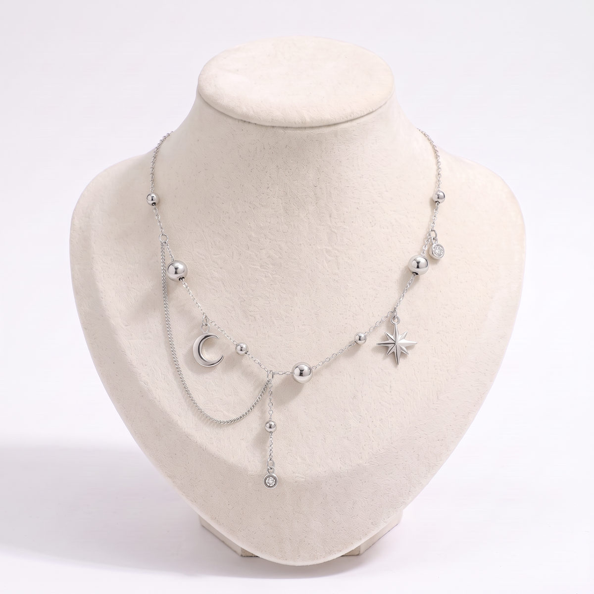 Collier étoile et lune à strass, vue de face, argenté