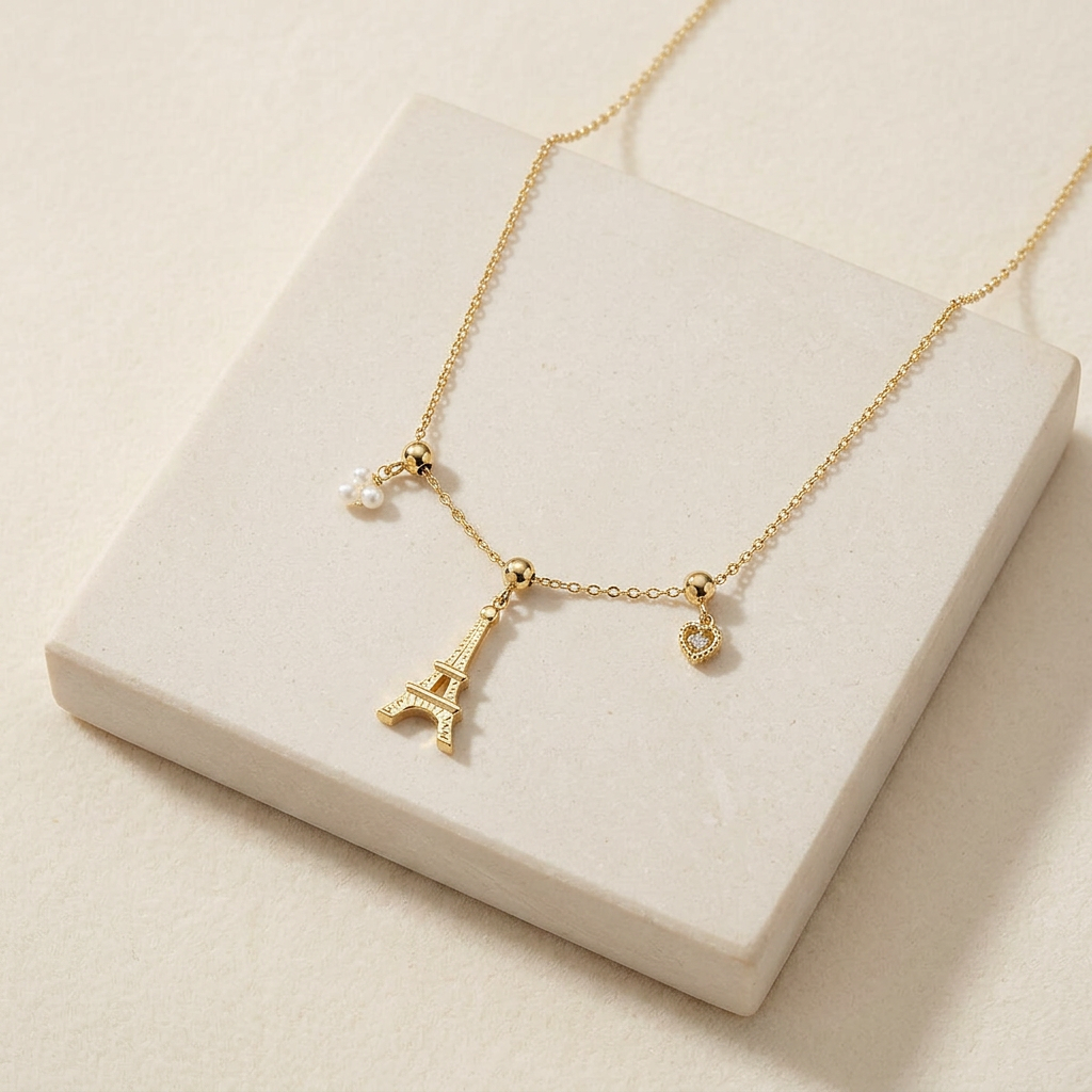 Collier pendentif motif Tour Eiffel — Doré