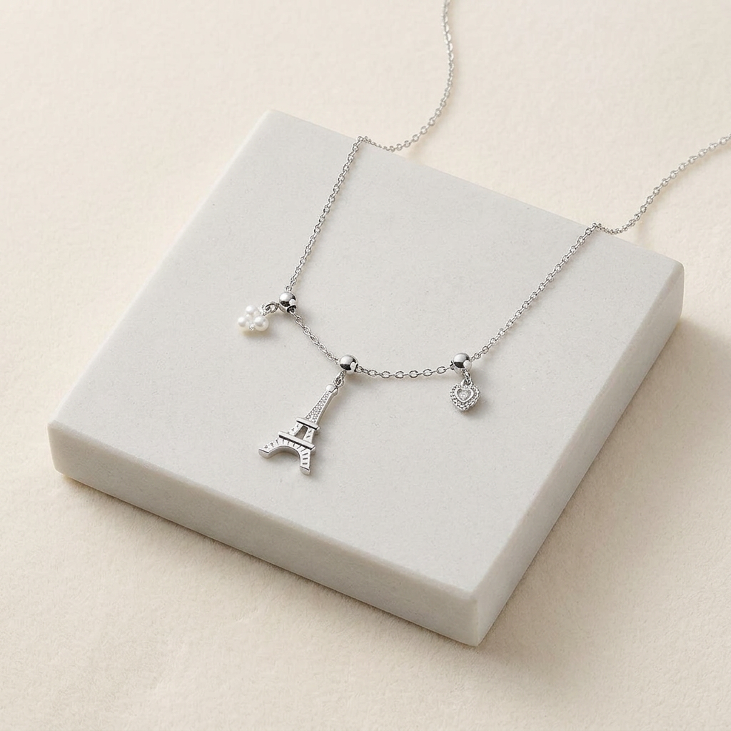 Collier pendentif motif Tour Eiffel — Argenté