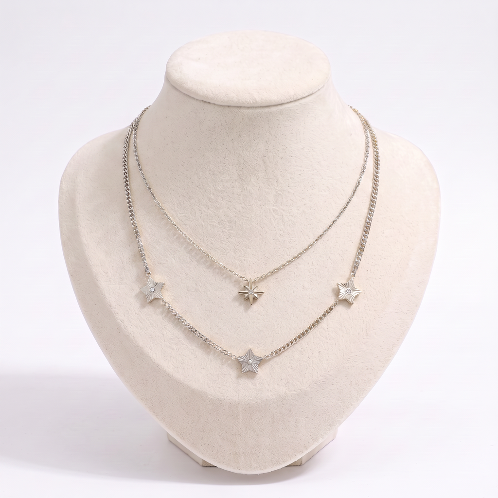 Collier étoile à strass en multirang, vue de face, argenté