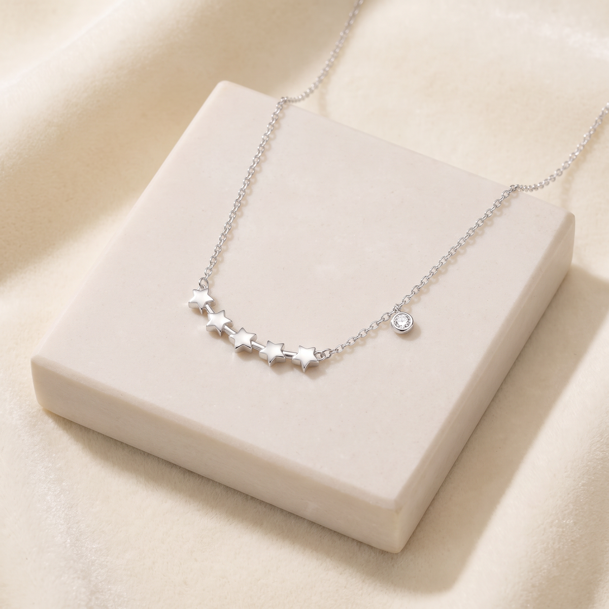 Collier étoile à motif constellation sur chaîne — Argenté