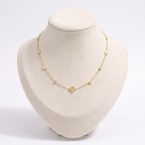 Collier cœur, trèfle et étoile sur chaîne, vue de face, doré
