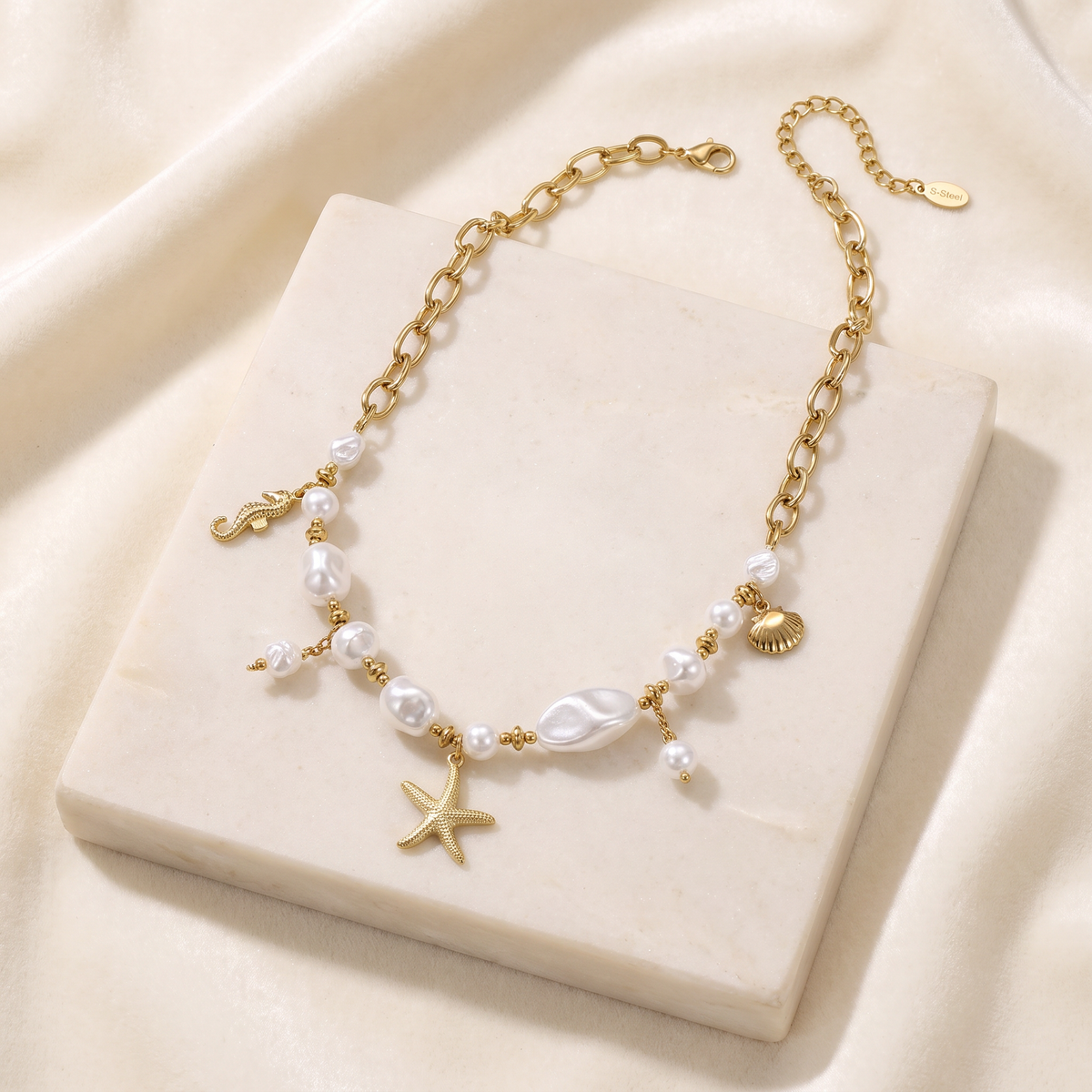 Collier coquillage doré esprit marin sur chaîne — Doré