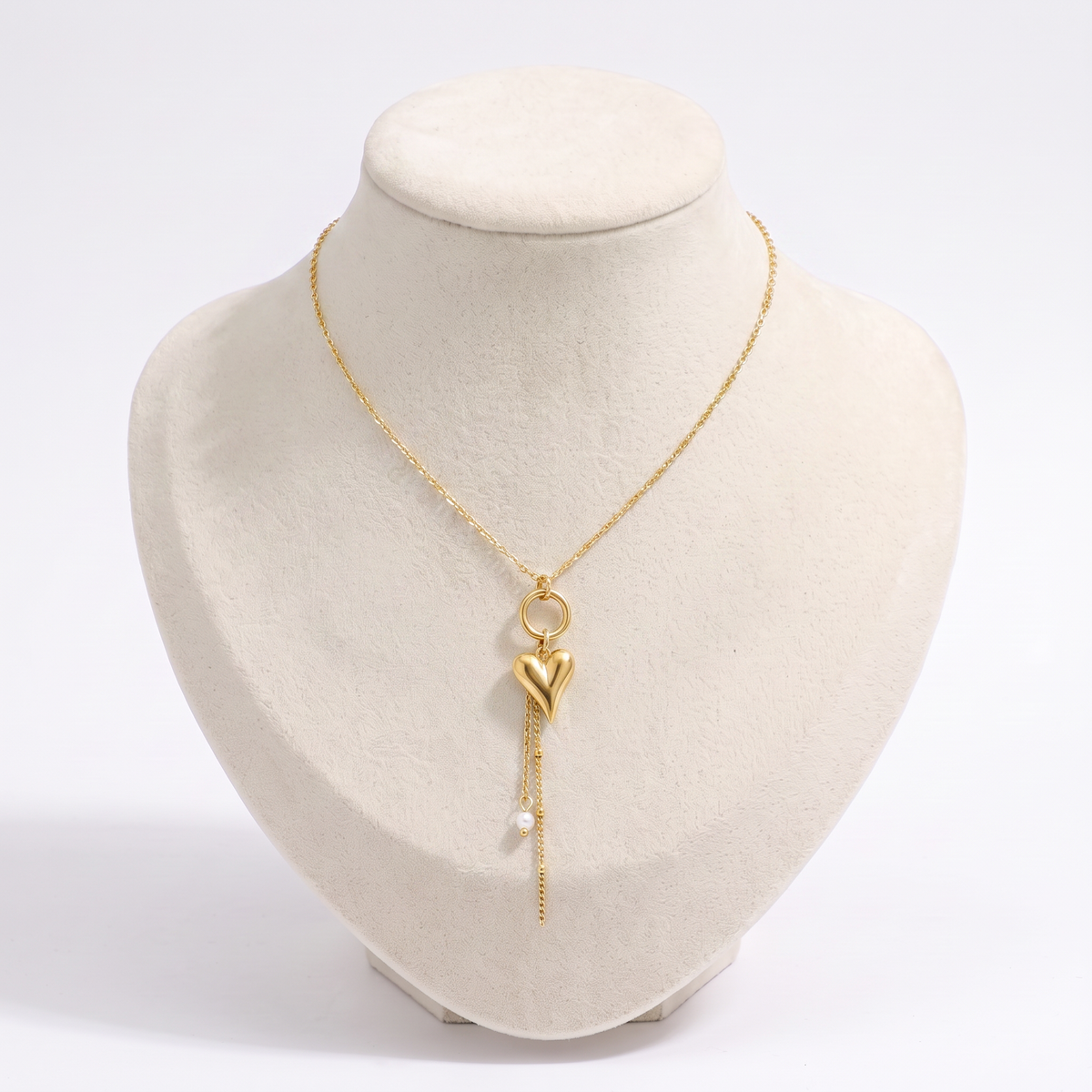 Collier pendentif cœur et perle, vue de face, doré