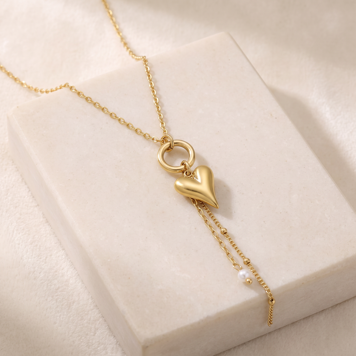 Collier pendentif cœur et perle — Doré