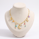 Collier charms étoile et lune en couleurs, vue de face