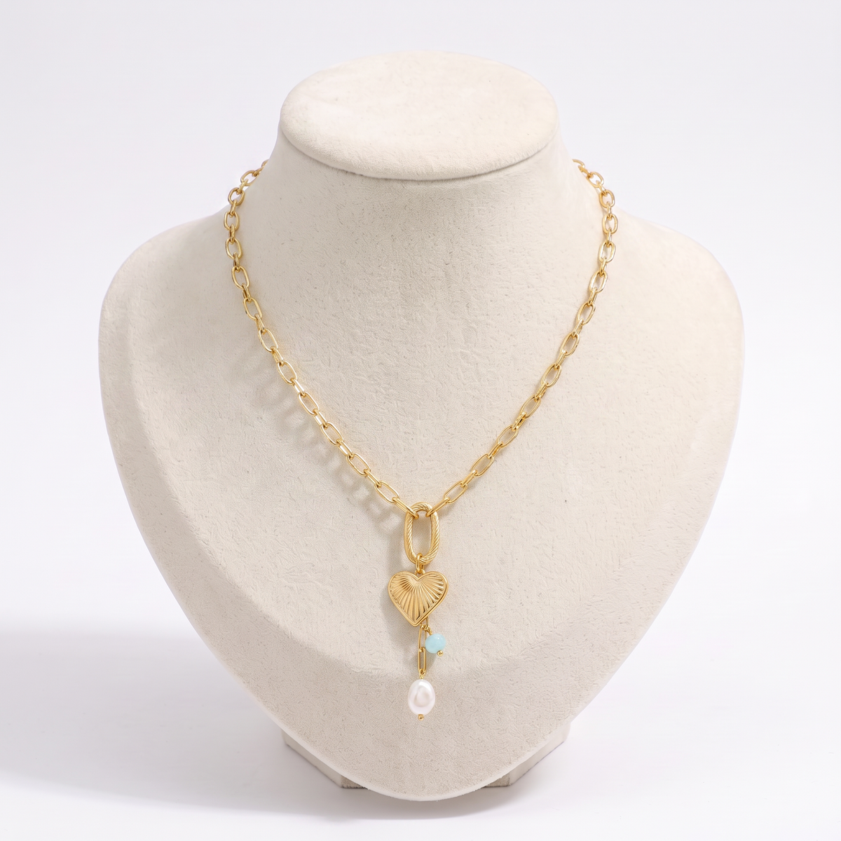 Collier cœur grosse maille, vue de face, doré