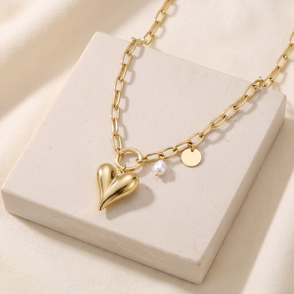 Collier cœur à motif bombé sur chaîne — Doré