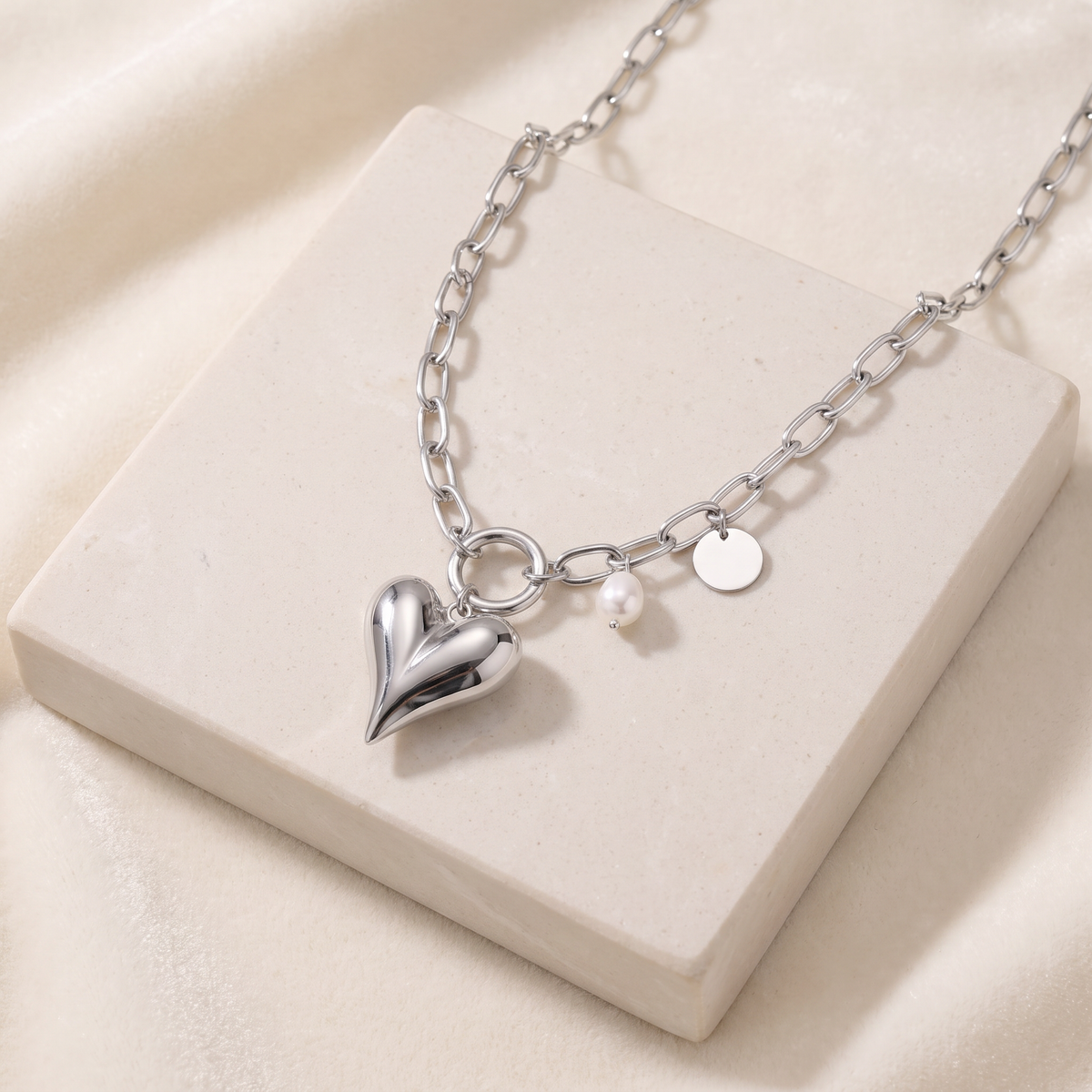 Collier cœur à motif bombé sur chaîne — Argenté