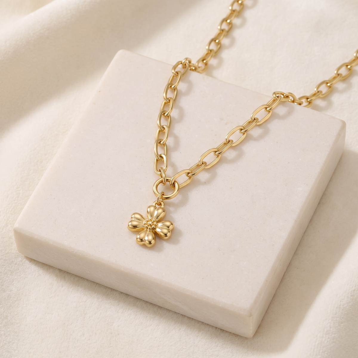 Collier charms étoile et soleil — Doré