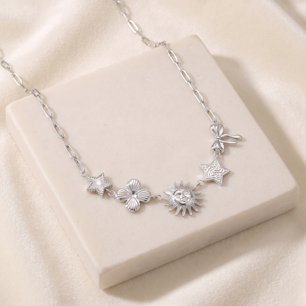 Collier soleil rayonnant — Argenté