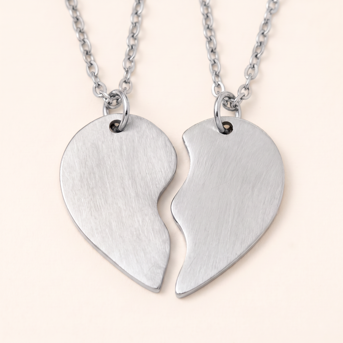 Collier cœur meilleure amie, détail du motif, argenté
