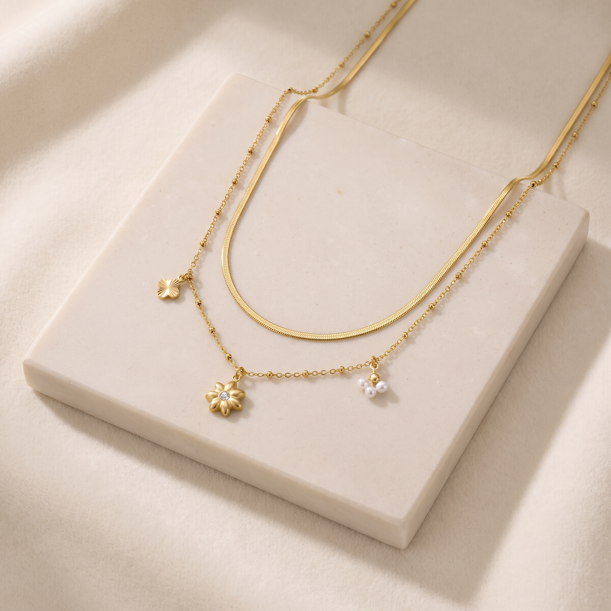 Collier fleur à strass double rang 42 cm — Doré