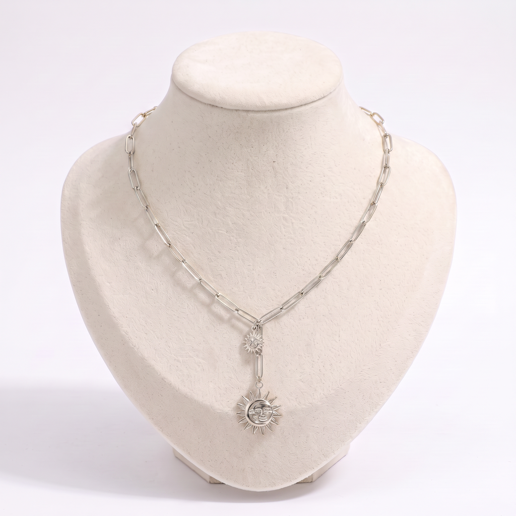 Collier soleil double rang, vue de face, argenté