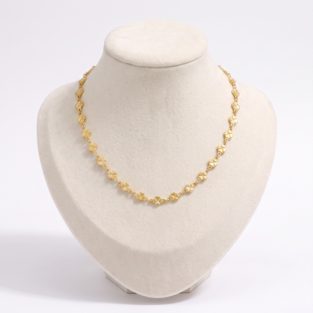 Collier ras de cou trèfle, vue de face, doré