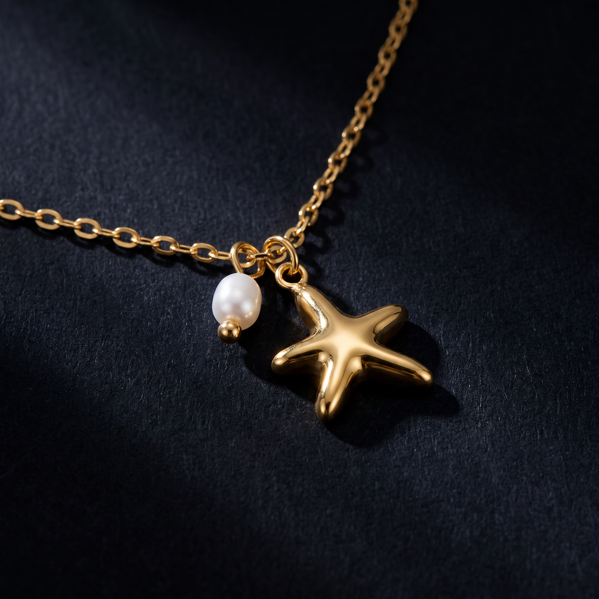 Collier ras de cou étoile de mer, motif en gros plan